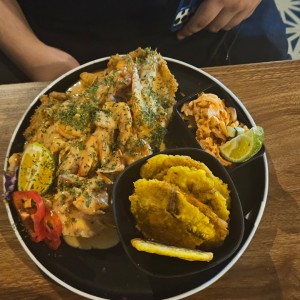 PESCADO CON CAMARONES