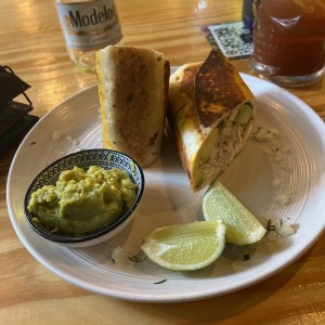 Burrito de Pollo y Aguacate