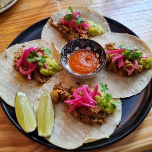 Tacos de Cochinita Pibil // Cochinita Pibil Tacos