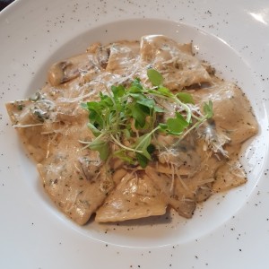 Ravioli de hongos porcini