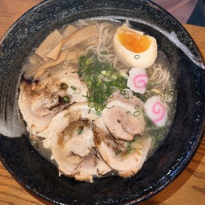 Ramen de puerco