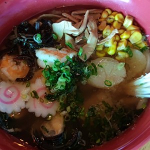 Udon de mariscos 