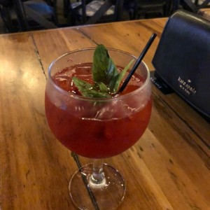 Tanqueraia y Frutos Rojos