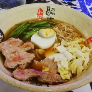 Ramen de cerdo