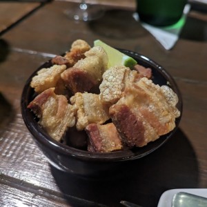 Torrenzos (Chicharrones)