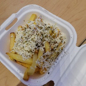 Papas con queso feta 