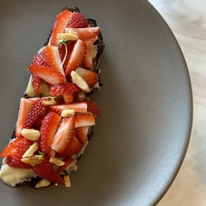 Tosta de Chokobrot con Fresas (v)