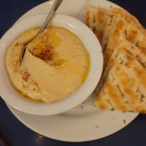 MEZEDES - HUMMUS