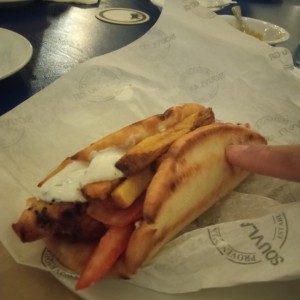 Souvlaki de pollo