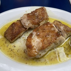 Psari a la griega (corvina)