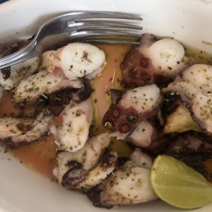 PLATOS FUERTES - KOTOPULO LEMONATO