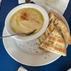 MEZEDES - HUMMUS