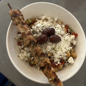 Revithosalata con Brocheta de Pollo