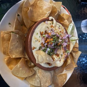 Queso fundido con chorizo 