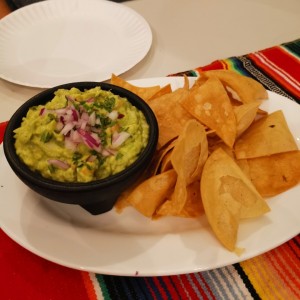 GUACAMOLE CON TOTOPOS