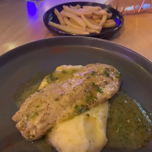 Platos Fuertes - Filete de Corvina