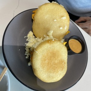 Desayunos - Arepa de perico