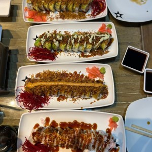 Dinamita , komodo, godzilla, koi roll