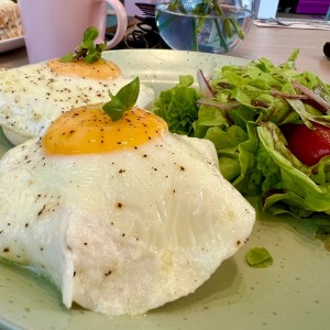 Huevos benedictinos