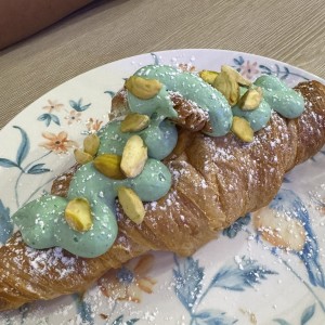 Croissant Con Crema de Pistacho