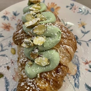 Croissant Con Crema de Pistacho