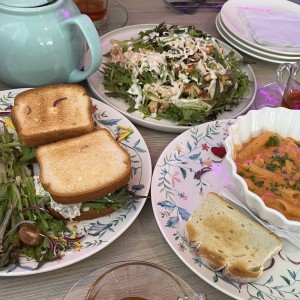 Ensalada Con Roasted Chicken Salad