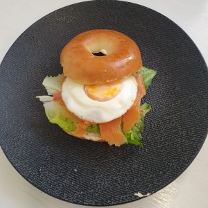 bagel de salmon