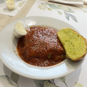 Lasaña de Carne en Salsa Roja o Blanca