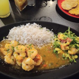 Camarones al Ajillo con Arroz con Coco