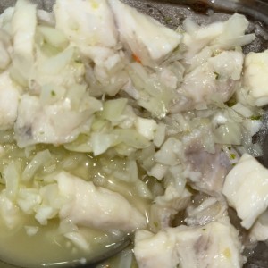 Ceviche de pescado.