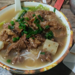 sopa de falda con fideos 