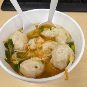 sopa de Waton  de camarones