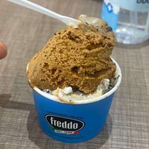 Dulce de leche granizado + helado de oreo