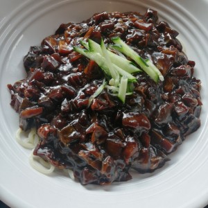 Fideos con black beans 