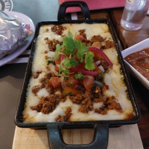 Entradas - Queso Fundido con Chorizo 