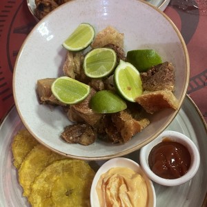Entradas - CHICHARRONES DE PUERCO
