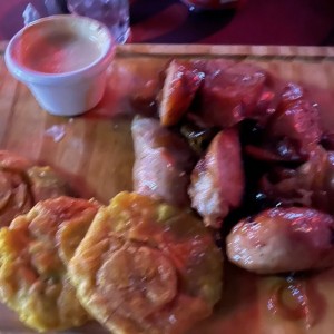 PICADA DE CHORIZO CON PATACONES