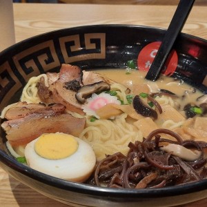 Ramen de cerdo