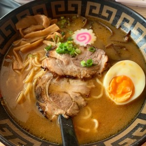 Ramen de puerco