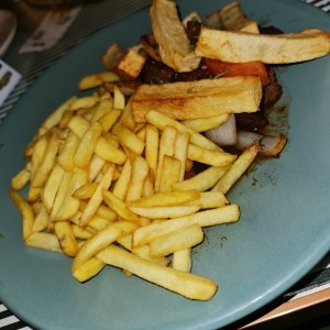 Platos Fuertes - Lomo Saltado