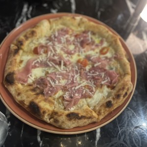 Pizza Giallo e Prosciutto