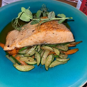 Salmon en salsa de maracuya