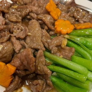 Carne Salteada con Vegetales Mixtos