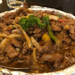 Carne en Tiras estilo Szechuan (Picante) en Plato Caliente