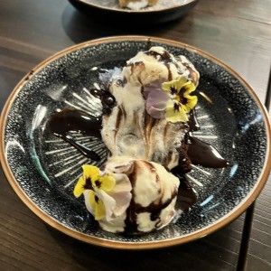 Postres - Brownie con Helado