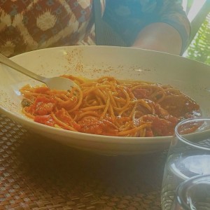 AMATRICIANA (Spaghetti Integral, Tocino, Aceite de Oliva y Salsa Pomodoro de la Casa)