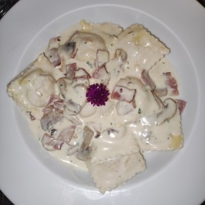 Ravioli de Pollo a la Boscaiola