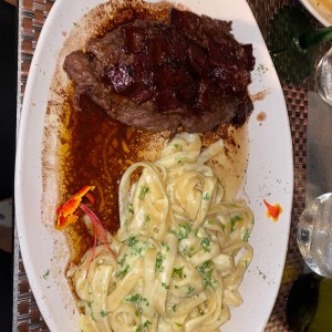 Steak con pasta