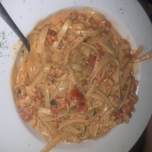 Fettucini con salmon ahumado