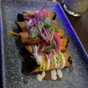 Flautas de brisket